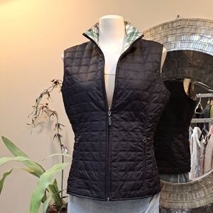 EUC Cutter & Buck Black Quilted Vest Reverses to Plaid